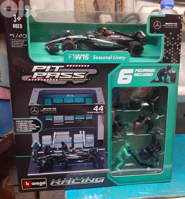 Lewis Hamilton Mercedes W15 (2024) diecast model set 1;43. 0
