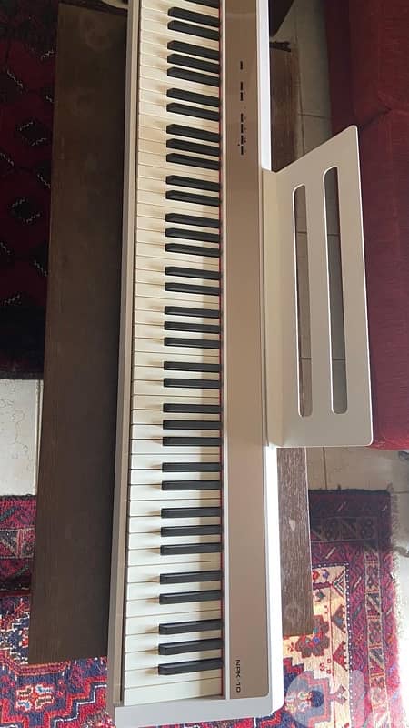 Digital piano NUX 2