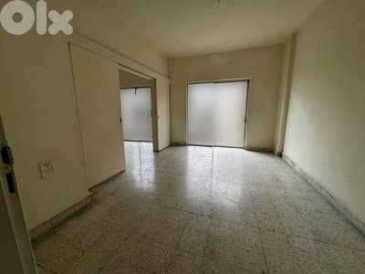CATCH !! SPACIOUS APARTMENT IN HAMRA PRIME | 130SQ | HAKK-339