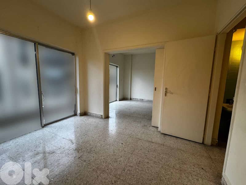 CATCH !! SPACIOUS APARTMENT IN HAMRA PRIME | 130SQ | HAKK-339 0
