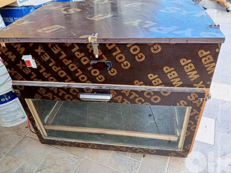 فقاسة بيض egg hutches 0