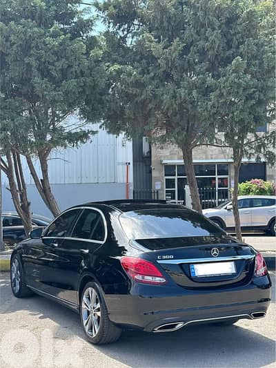 Mercedes-Benz C-300 2017