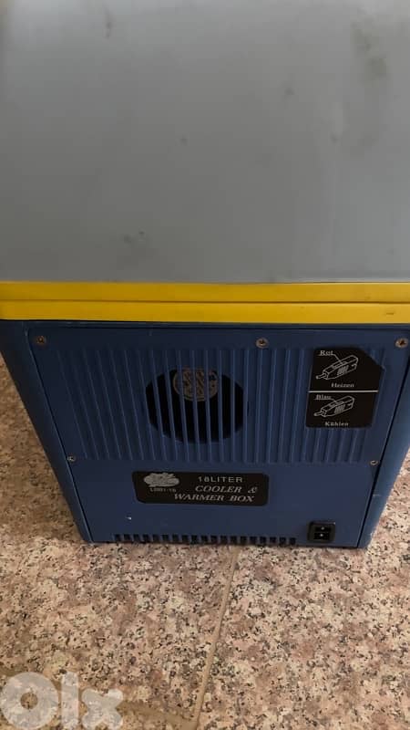 18L Portable Cooler & Warmer Box – 12V/220V Car & Home 1