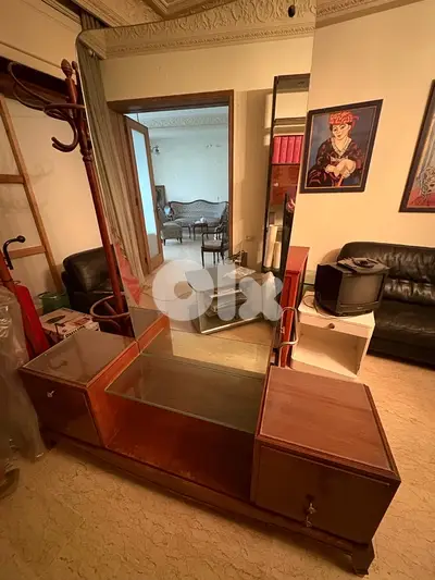 Chambre à coucher libanaise des années 50 en bois mouluré