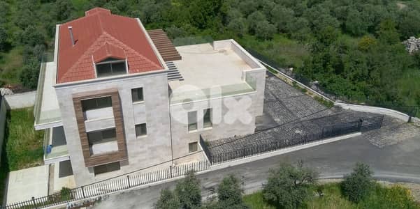 Wajeh El Hajar/Batroun: Luxury Triplex Villa for sale