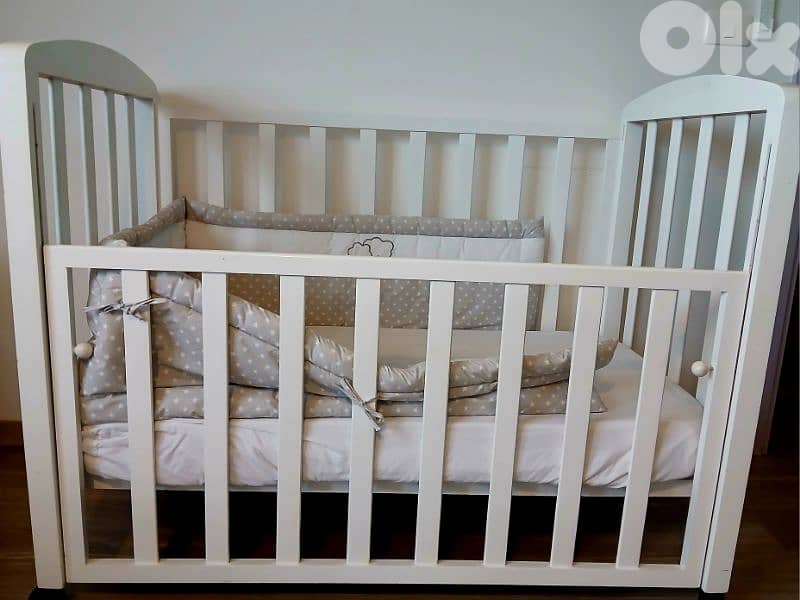 Baby Crib wood + Fap mattresses + accessories 2