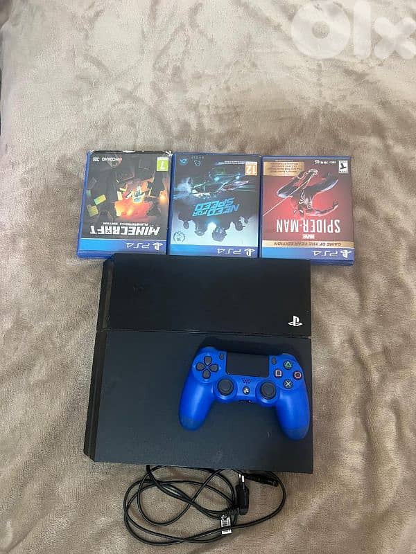 ps4 fat(500gb) + 1 controller + 3 cds fully working no issues. 0