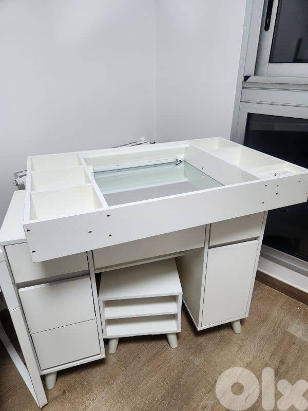 white dressing table 9