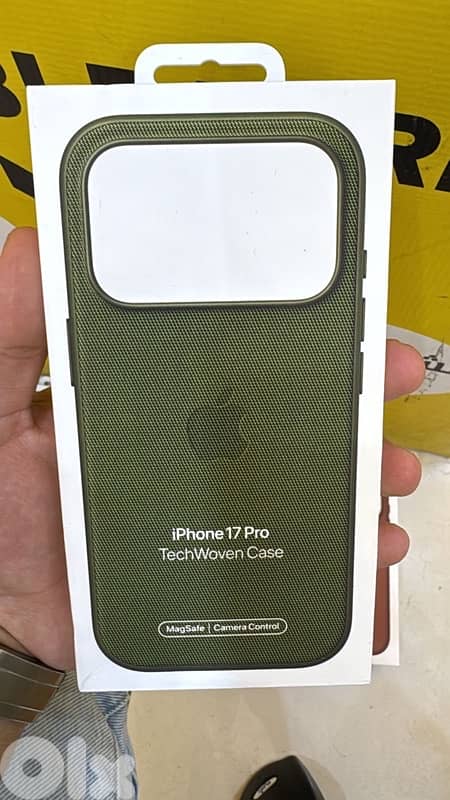 Apple Techwoven Case 17 pro Green 0
