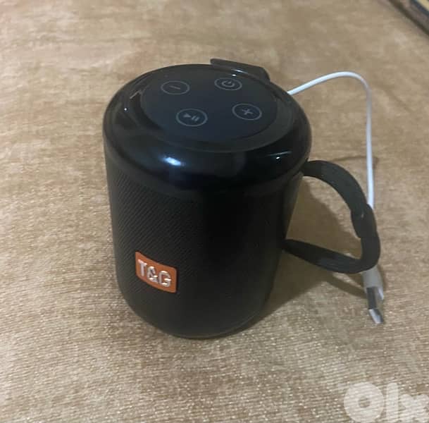 T&G Speaker with its cable ,  in a very good condition 0