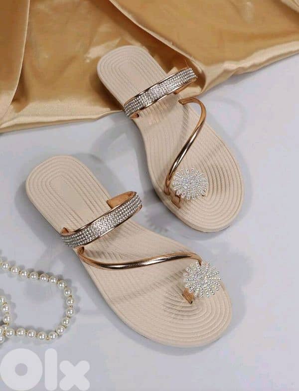 New Woman Casual Criss-Cross Strap Flat Sandals (Gold/Silver) 1