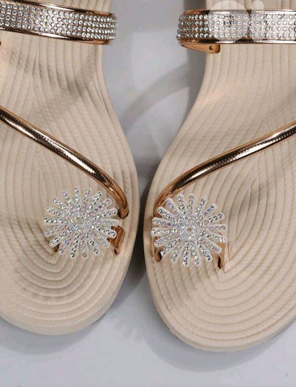 New Woman Casual Criss-Cross Strap Flat Sandals (Gold/Silver) 3