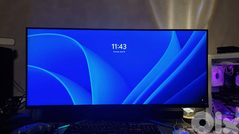 High-End RGB PC + 40” Monitor + UPS – Ready to Go 7