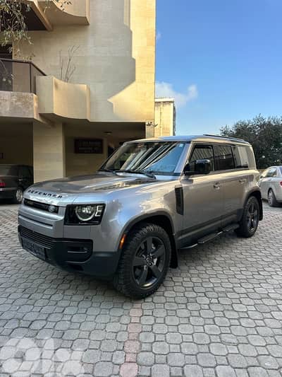 Land Rover Defender P 400 HSE 2020 Eiger gray on black (clean carfax)