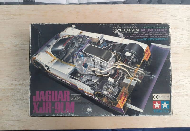 Jaguar XJR-9LM (1988) Plastic model kit scale 1;24 0
