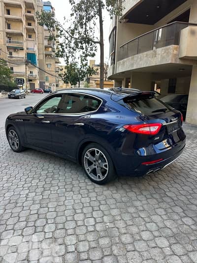 Maserati Levante S Q4 Gransport 2017 dark blue on basket-clean carfax