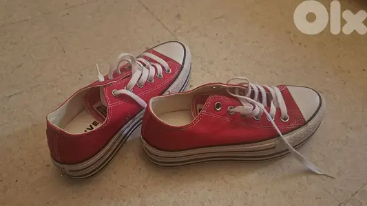 New converse with heel - size 7