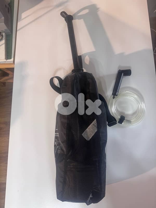 PRESSURE SOLAR CAMPING SHOWER - 10 LITRES 3