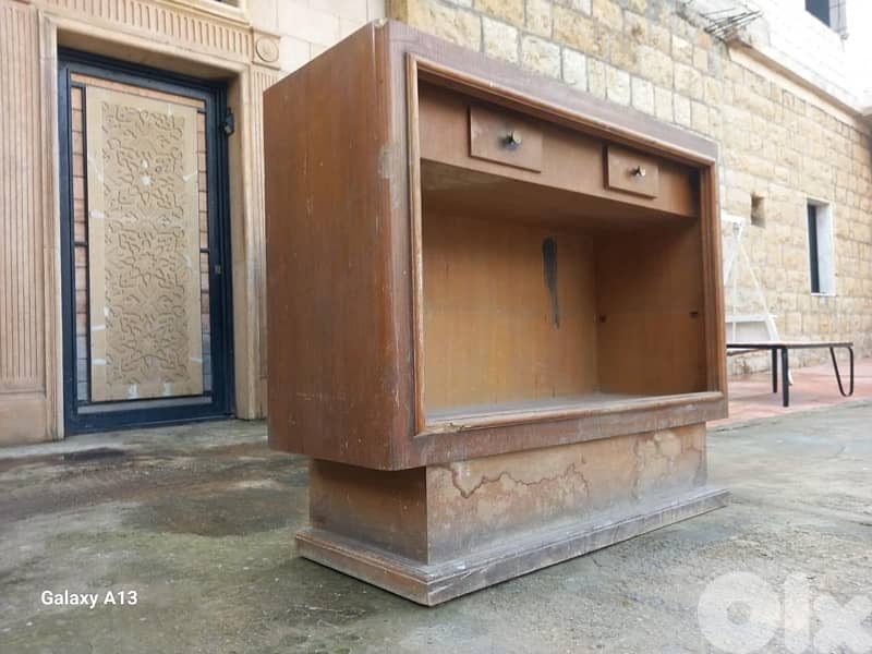 dresser 0