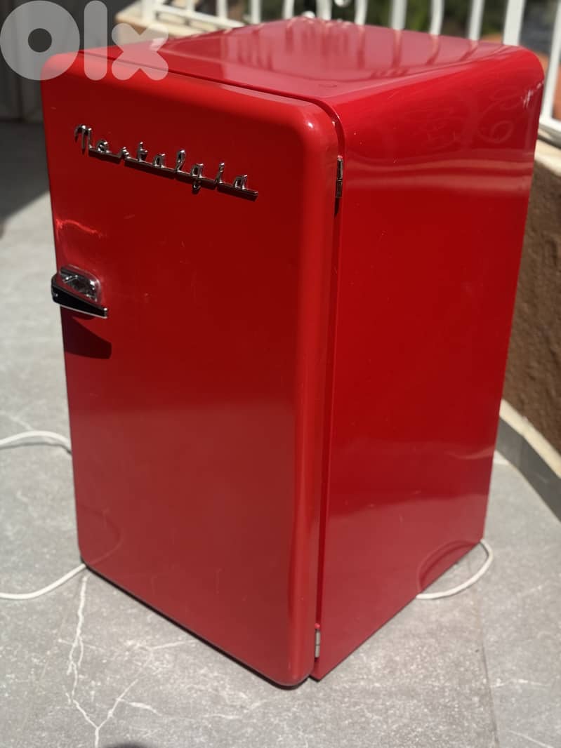 Nostalgia mini fridge براد 2