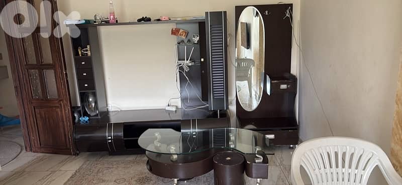 tv unit_ mirror_table 0
