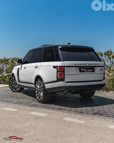 2018 Range Rover Vogue V8 Dynamic, Clean Carfax, Fully Loaded!!