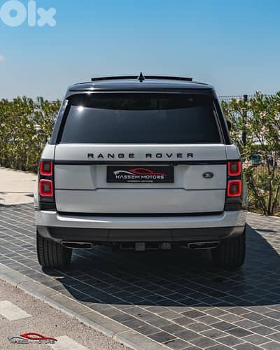 2018 Range Rover Vogue V8 Dynamic, Clean Carfax, Fully Loaded!!
