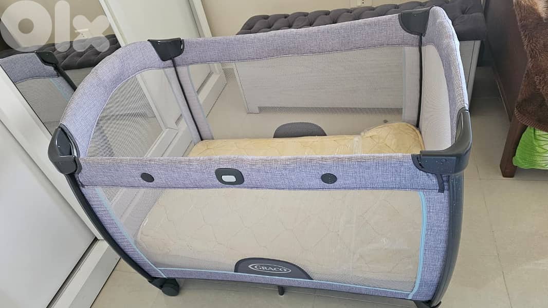 Graco Pack n Play Crib + Original Sealed yellow Mattress (Like New) 0