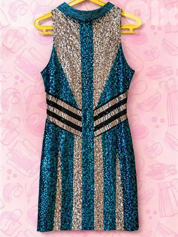 Medium sized dress for sale 0