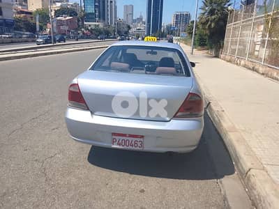 Nissan Sunny 2010