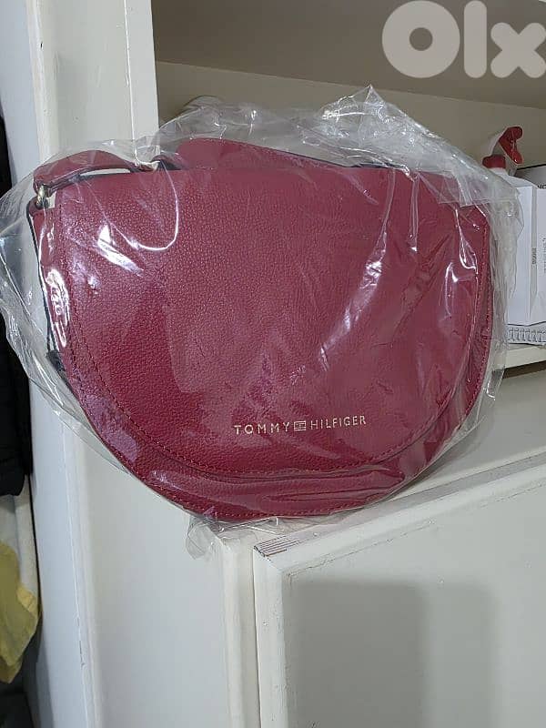 Tommy Hilfiger bag 1