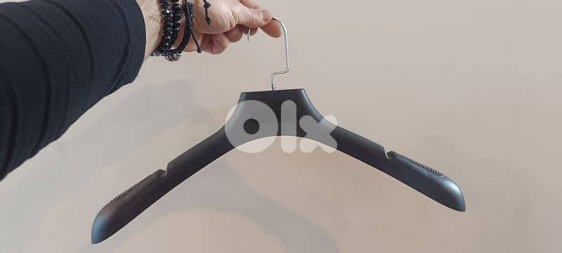 Hangers 0