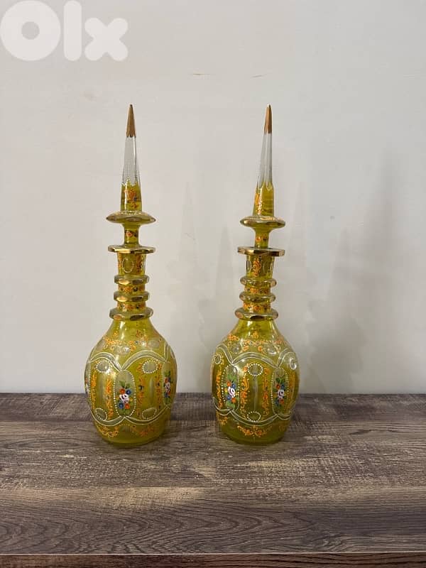 pair of karrafet 0