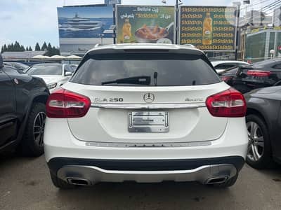 Mercedes GLA250 4matic  2019 Clean carfax