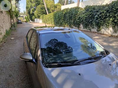 Peugeot 208 (2013) - 1 owner - Lebanese source