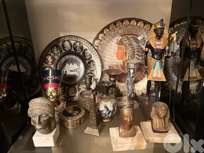Lot de 10 pièces en métal de style Pharaonique Égyptien