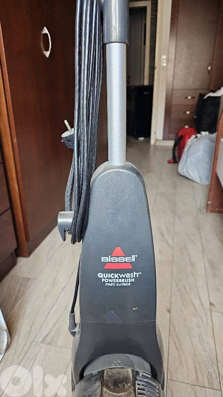 bissel vaccum cleaner 1