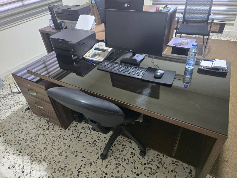 office furniture 0