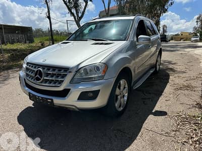 Mercedes-Benz ML-Class 2011