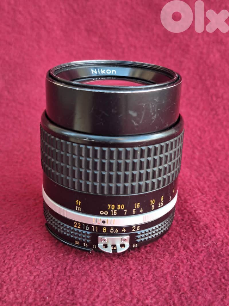 Nikon Ai-s 105mm f2.5 0