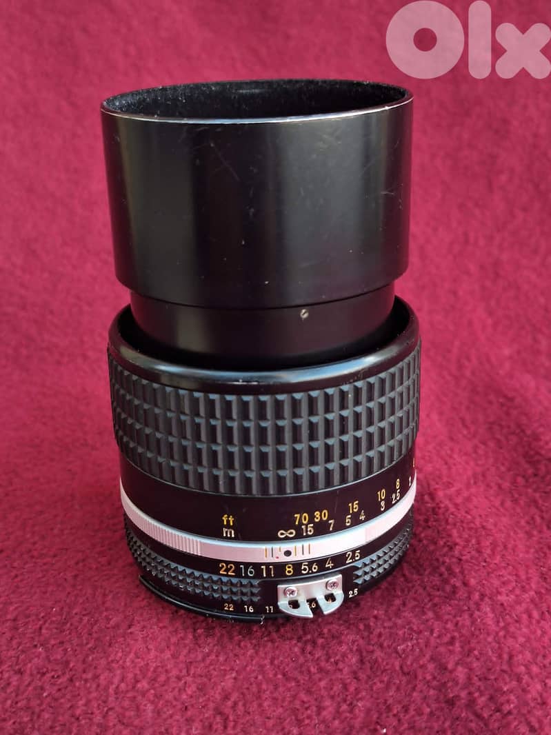 Nikon Ai-s 105mm f2.5 4