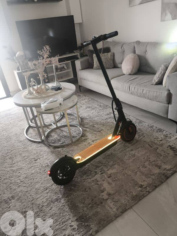 electric scooter used like new very good condition 2