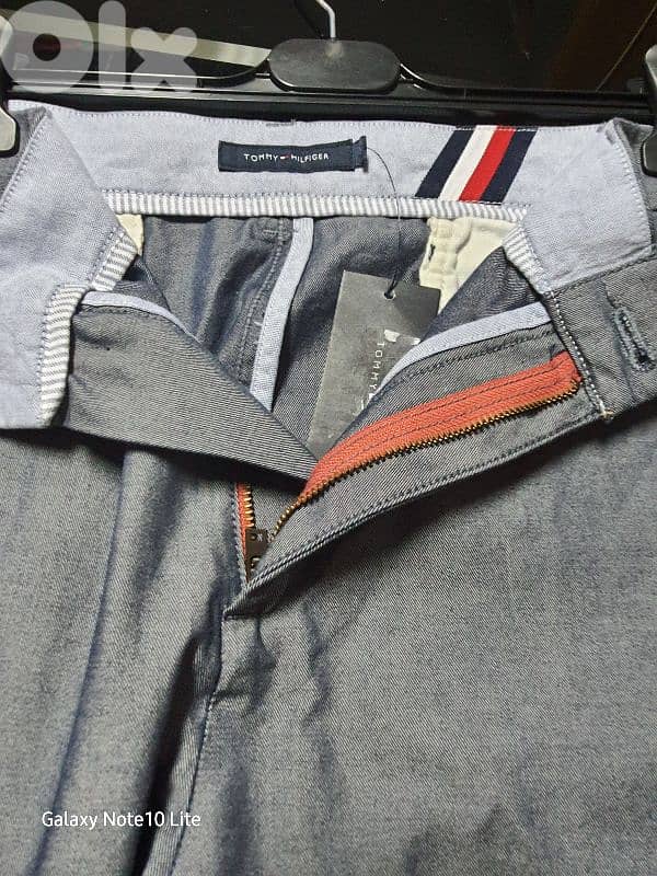TOMMY HILFIGER ORIGINAL SHORT  SIZE W42 1