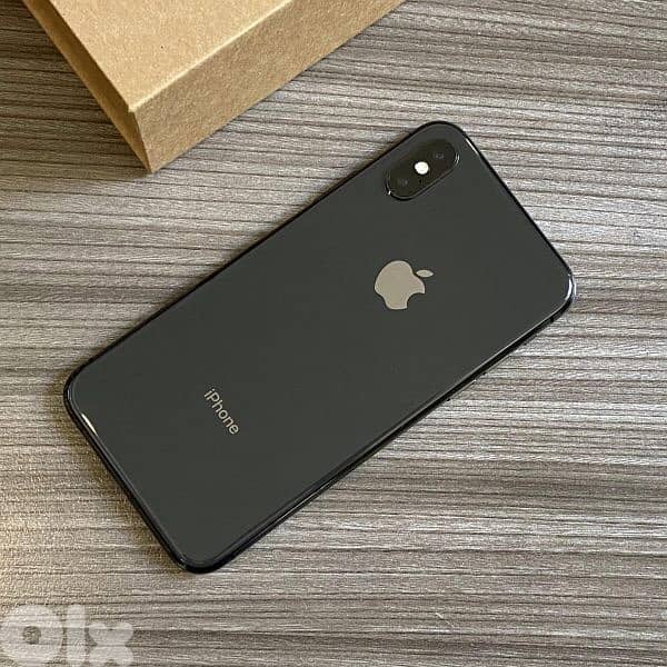 iphone x /64gb/with cover,protection and charger 0