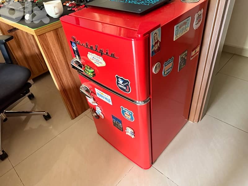 Nostalgia Mini-Fridge 0