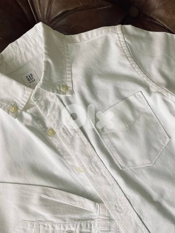 white shirt 1