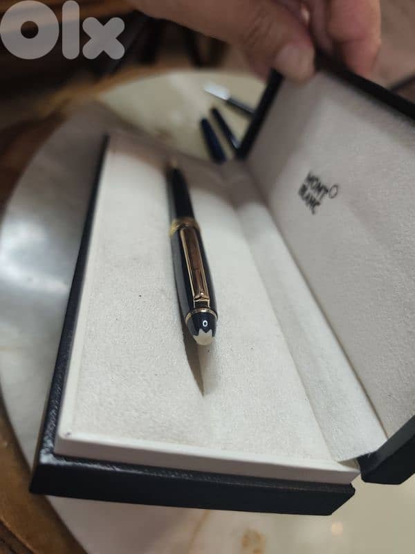 Montblanc Meisterstück Classique Ballpoint Pen with gold-coated 3