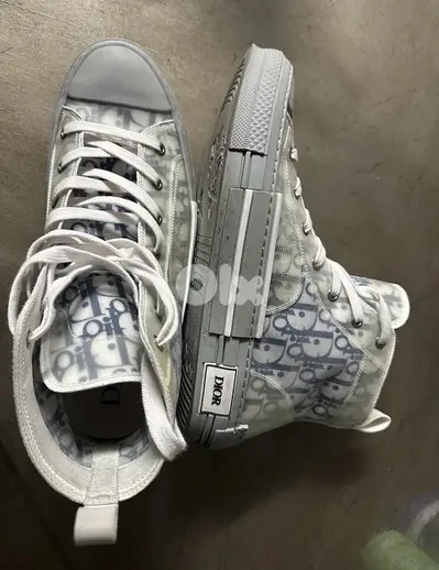 Dior B23