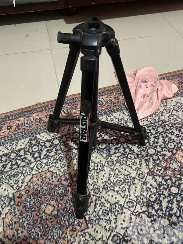 tripod missing a ball head 0