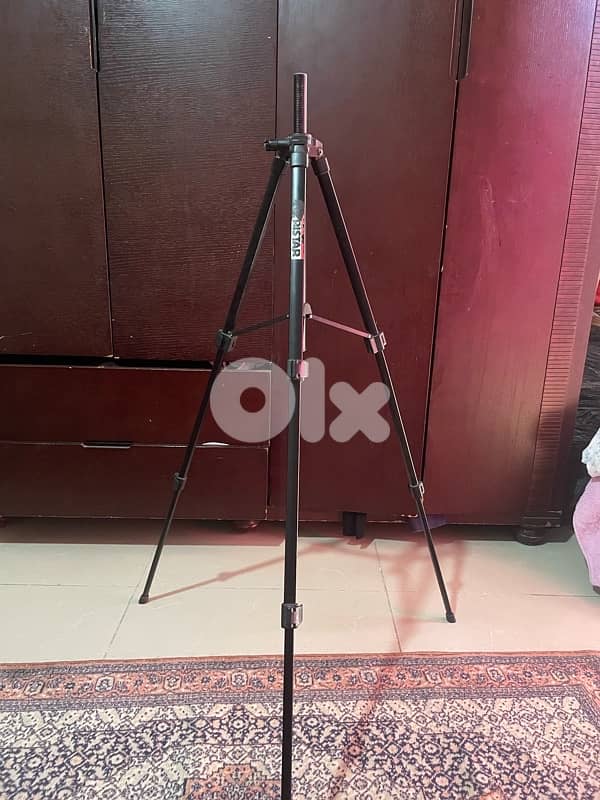 tripod missing a ball head 2